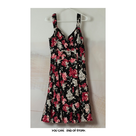 White House Black Market Dresses & Skirts - WHITE HOUSE BLACK MARKET FLORAL